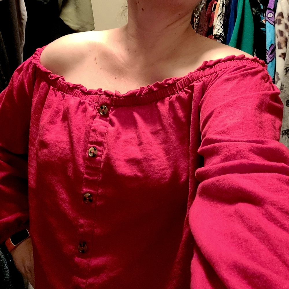Guess Cherry Red Off The Shoulder Blouse - Picture 9 of 9